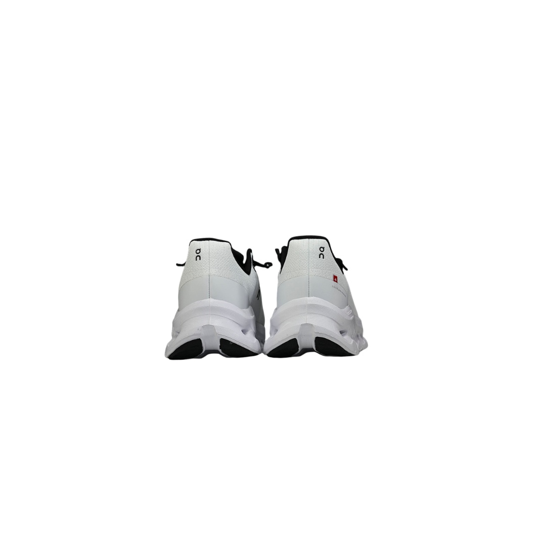 On Running Cloudtilt White and Black Casual Shoes — Immagine 4